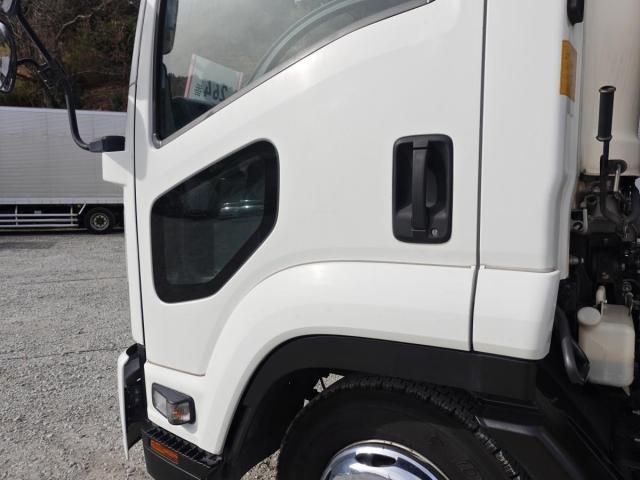 ISUZU FORWARD 2015 Image 31