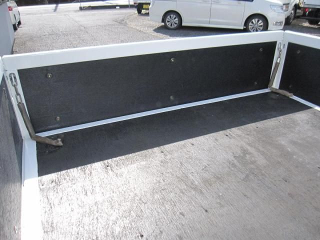 ISUZU ELF 2004 Image 31