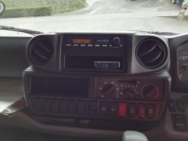 TOYOTA DYNA 2015 Image 31