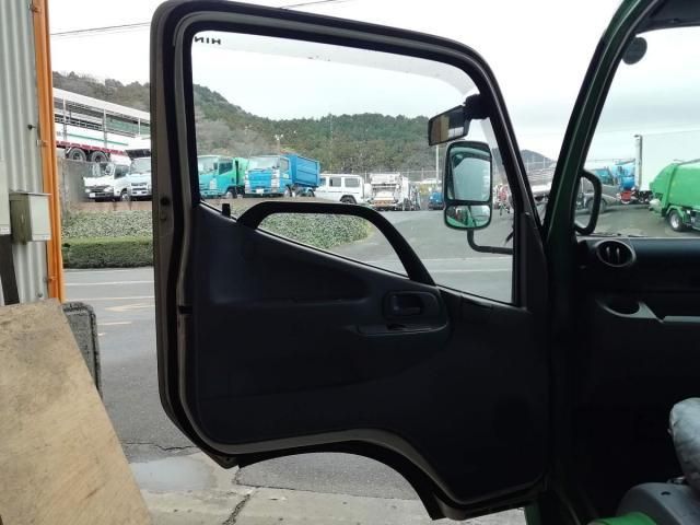 HINO DUTRO 2015 Image 31