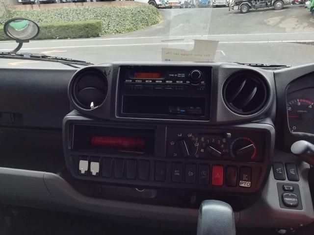 HINO DUTRO 2015 Image 31