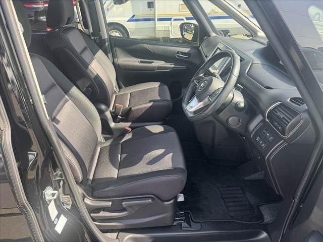 NISSAN SERENA  S-HYBRID 2017 Image 31