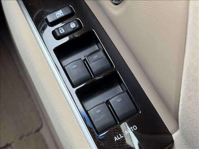 TOYOTA ESTIMA 2012 Image 31