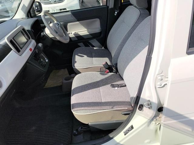 TOYOTA SIENTA 2013 Image 31