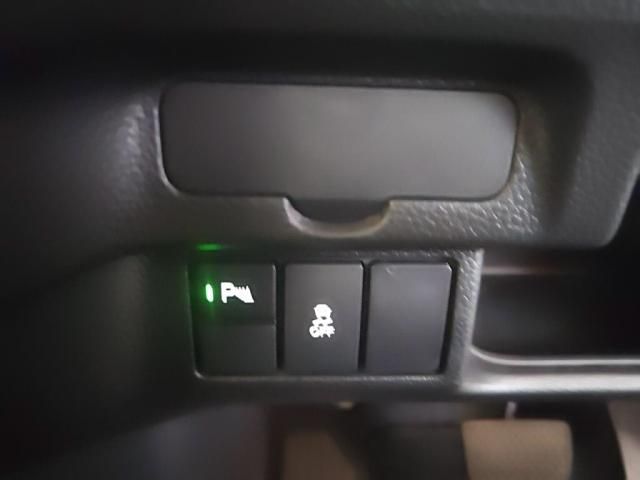 HONDA N BOX CUSTOM 2023 Image 31