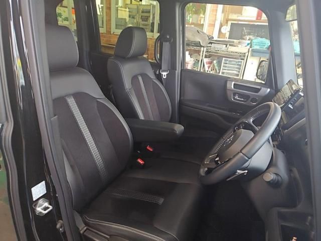 HONDA N BOX CUSTOM 2023 Image 31