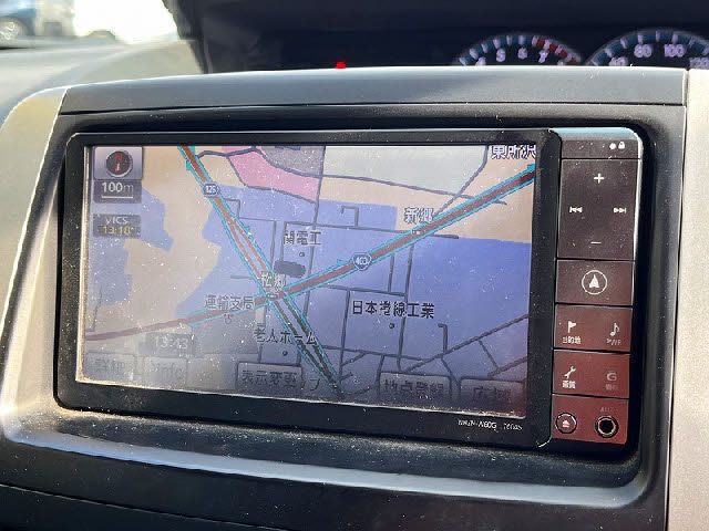 TOYOTA VOXY 2011 Image 31