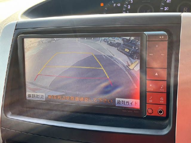 TOYOTA VOXY 2011 Image 31