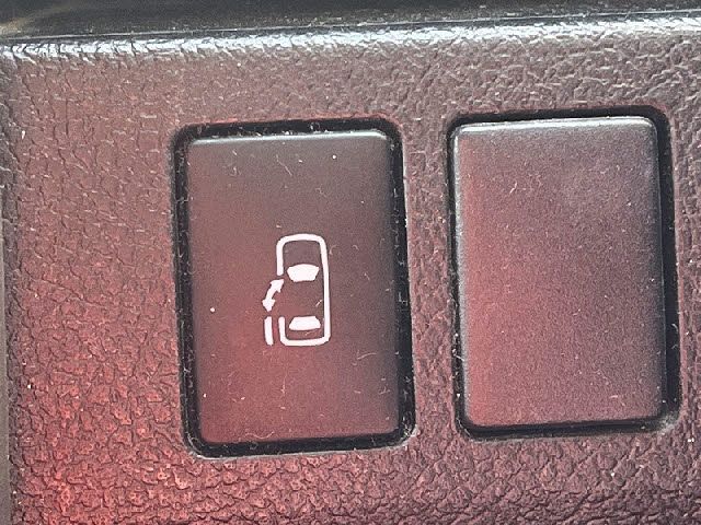 TOYOTA VOXY 2011 Image 31