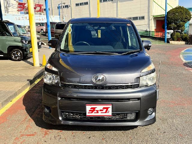 TOYOTA VOXY 2011 Image 31