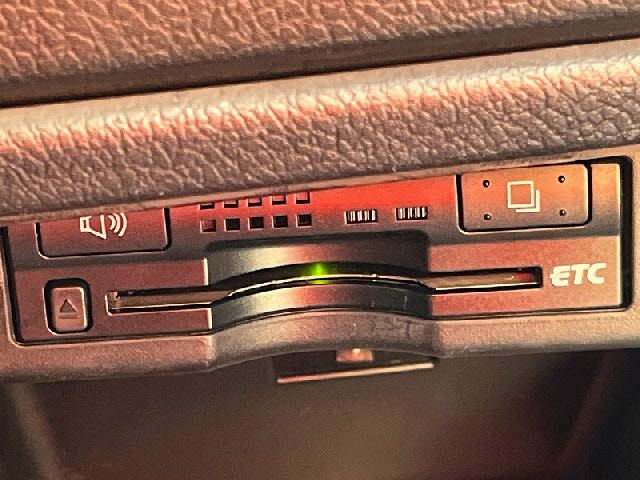 TOYOTA VOXY 2011 Image 31