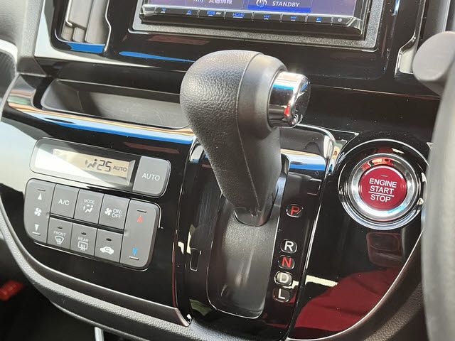 HONDA N-WGN CUSTOM 2017 Image 31