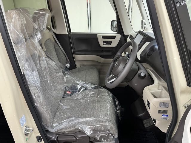 HONDA N BOX 2017 Image 31