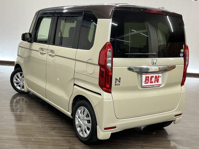 HONDA N BOX 2017 Image 31