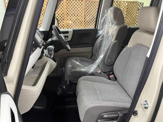 HONDA N BOX 2017 Image 31