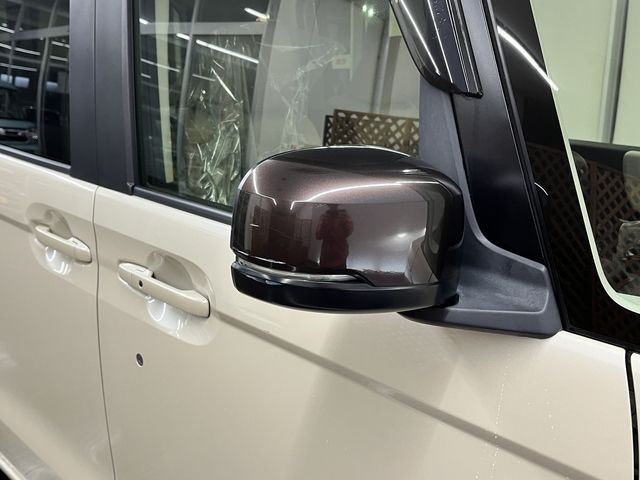 HONDA N BOX 2017 Image 31