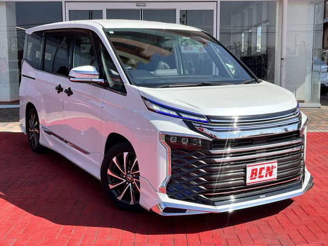 TOYOTA VOXY HYBRID 2023 Image 31
