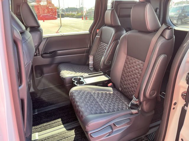 TOYOTA VOXY HYBRID 2023 Image 31