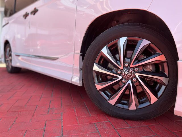 TOYOTA VOXY HYBRID 2023 Image 31