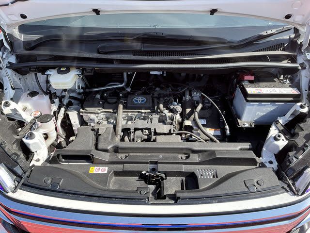 TOYOTA VOXY HYBRID 2023 Image 31