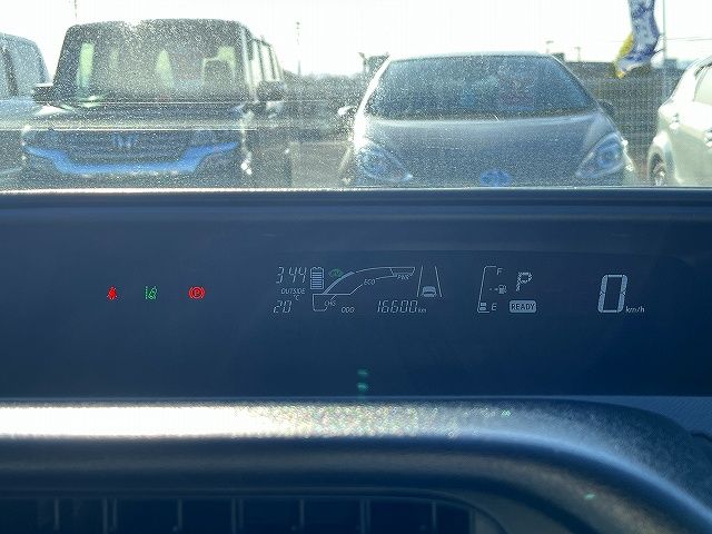 TOYOTA AQUA 2017 Image 31