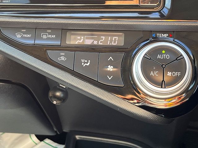 TOYOTA AQUA 2017 Image 31