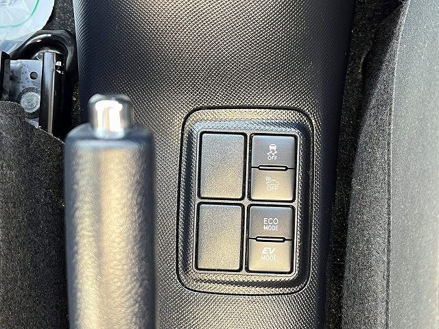 TOYOTA AQUA 2017 Image 31