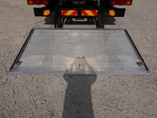 MITSUBISHI FUSOU SUPER GREAT 2018 Image 31