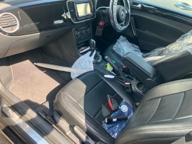 VOLKSWAGEN THE BEETL 2014 Image 31