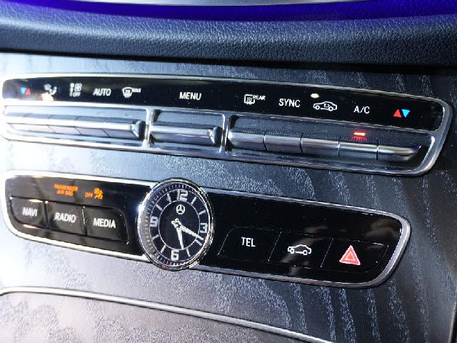 MERCEDES BENZ E CLAS 2018 Image 31