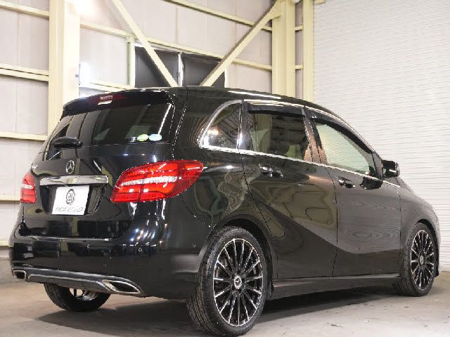 MERCEDES BENZ B CLAS 2018 Image 31