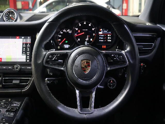 PORSCHE MACAN 2019 Image 31