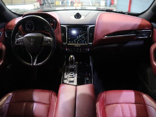 MASERATI LEVANTE 2017 Image 31