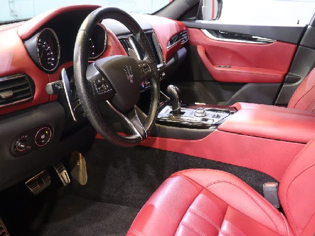 MASERATI LEVANTE 2017 Image 31
