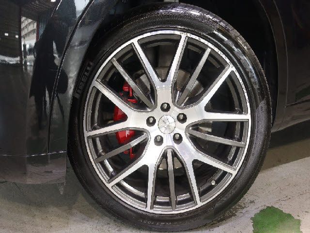 MASERATI LEVANTE 2017 Image 31