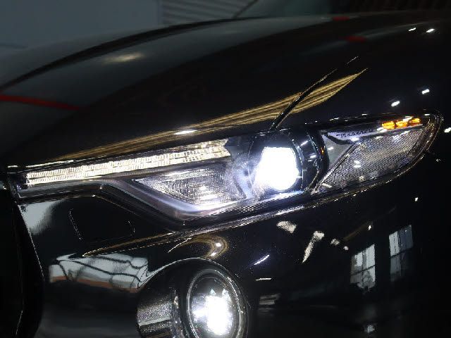 MASERATI LEVANTE 2017 Image 31