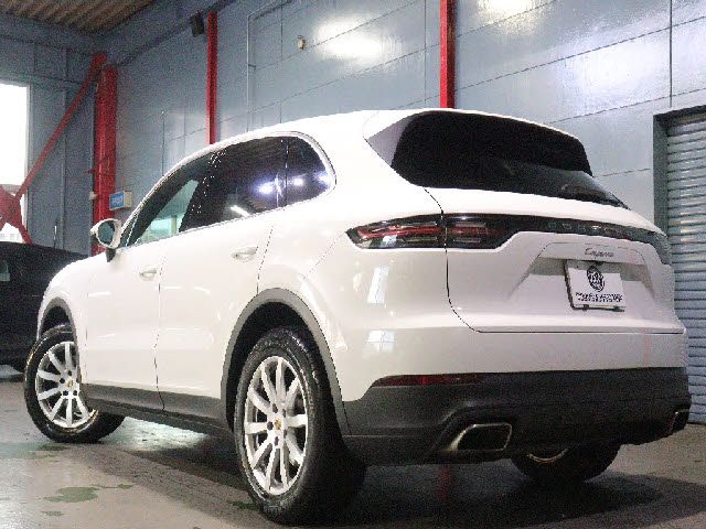 PORSCHE CAYENNE 2019 Image 31