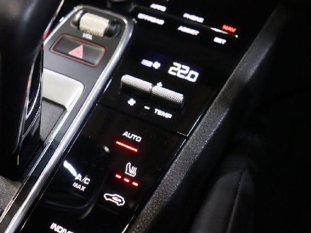 PORSCHE CAYENNE 2019 Image 31