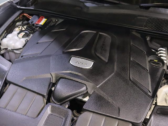 PORSCHE CAYENNE 2019 Image 31