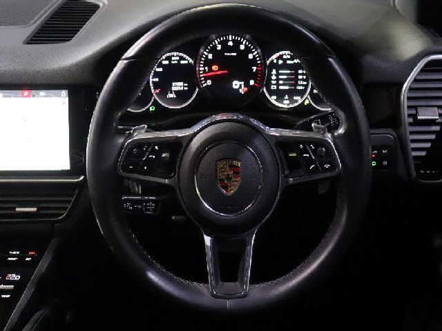 PORSCHE CAYENNE 2019 Image 31