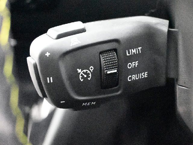 PEUGEOT 2008 2023 Image 31