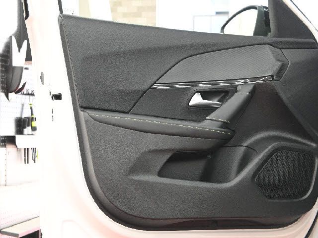 PEUGEOT 2008 2023 Image 31