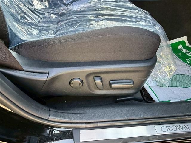 TOYOTA CROWN SEDAN 2016 Image 31