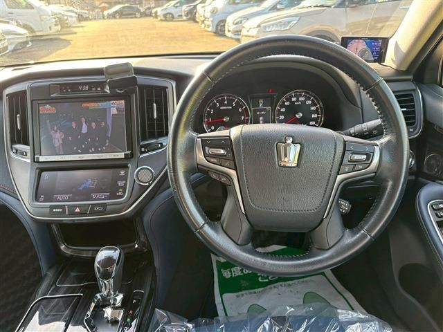 TOYOTA CROWN SEDAN 2016 Image 31