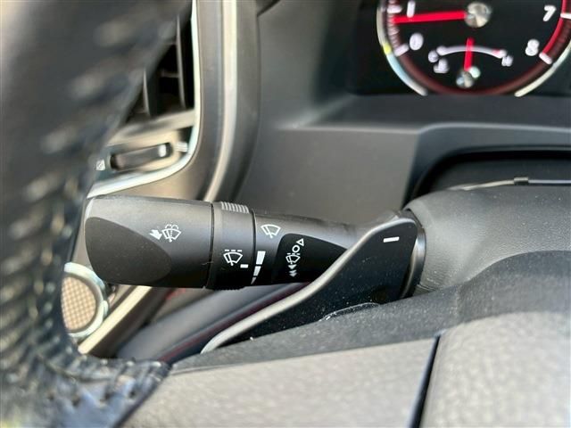 TOYOTA CROWN SEDAN 2016 Image 31