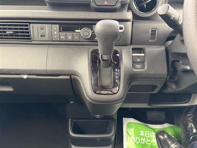 HONDA N BOX CUSTOM 2024 Image 31