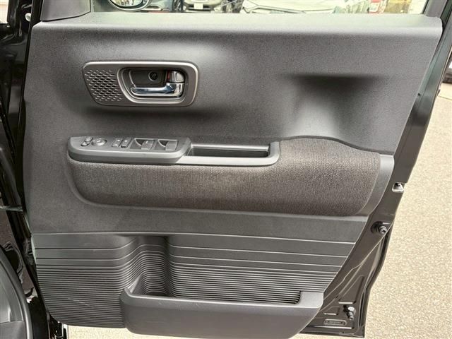 HONDA N BOX CUSTOM 2024 Image 31