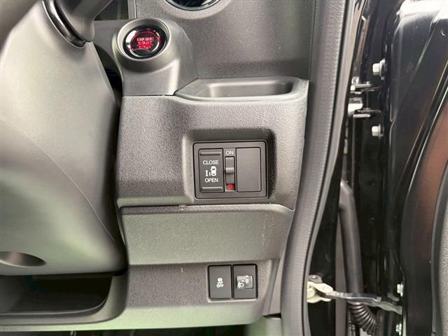 HONDA N BOX CUSTOM 2024 Image 31