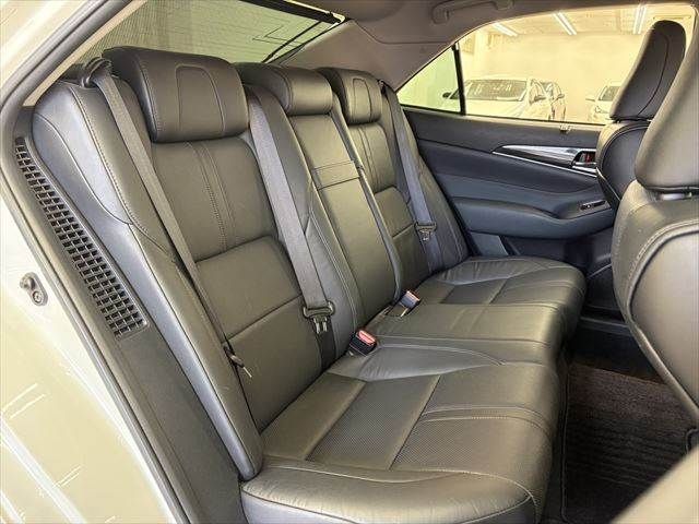 TOYOTA CROWN SEDAN HYBRID 2013 Image 31