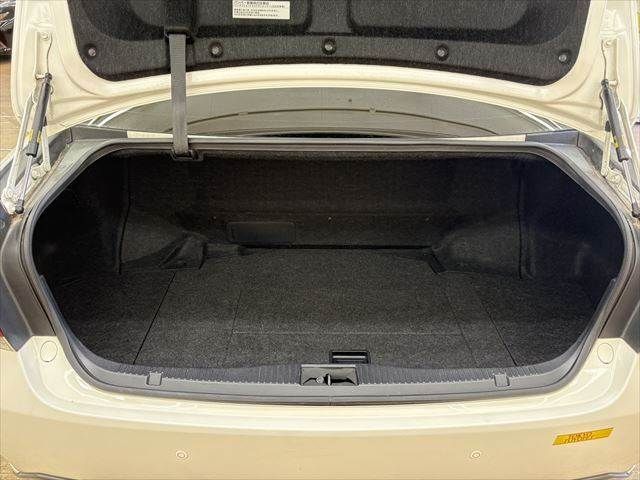 TOYOTA CROWN SEDAN HYBRID 2013 Image 31